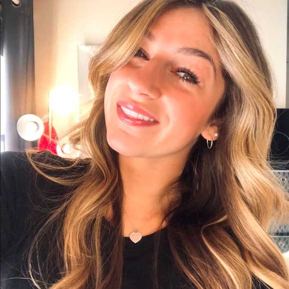 Meet your Posher, Taylor - Picture 1 of 1